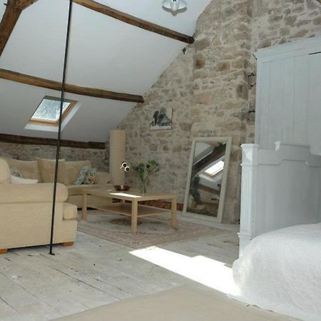 Le Moulin Des Farges Bed & Breakfast Meymac ภายนอก รูปภาพ