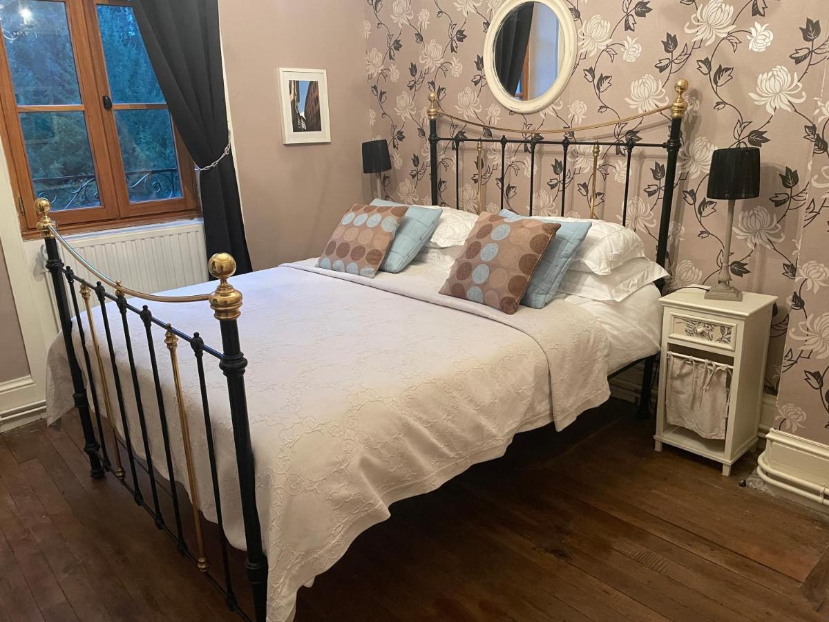 Le Moulin Des Farges Bed & Breakfast Meymac ภายนอก รูปภาพ