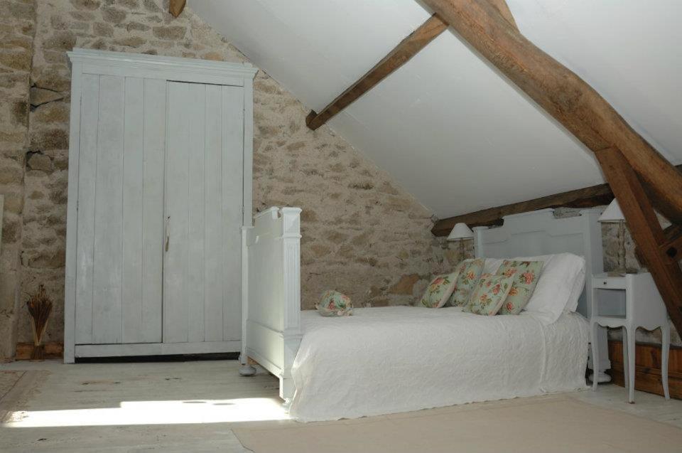 Le Moulin Des Farges Bed & Breakfast Meymac ภายนอก รูปภาพ