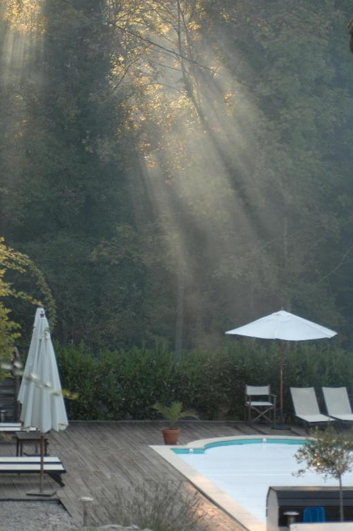 Le Moulin Des Farges Bed & Breakfast Meymac ภายนอก รูปภาพ