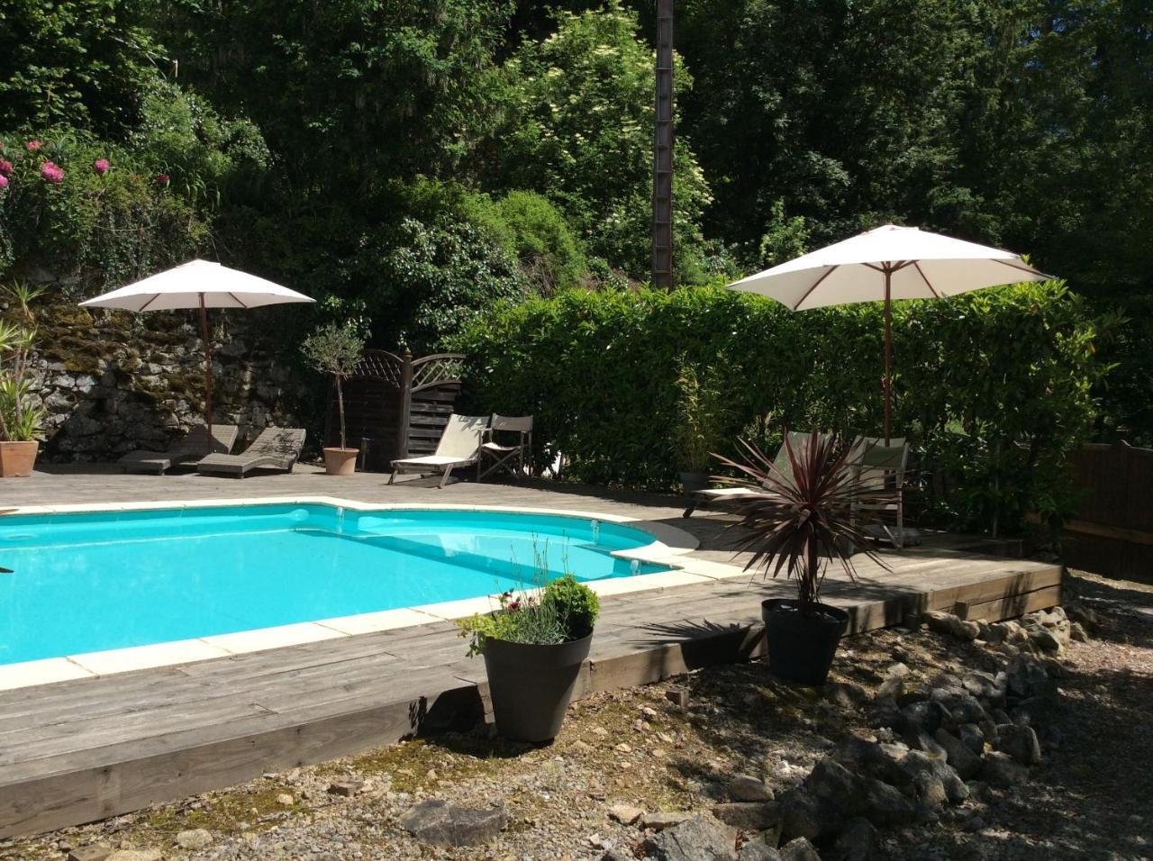 Le Moulin Des Farges Bed & Breakfast Meymac ภายนอก รูปภาพ
