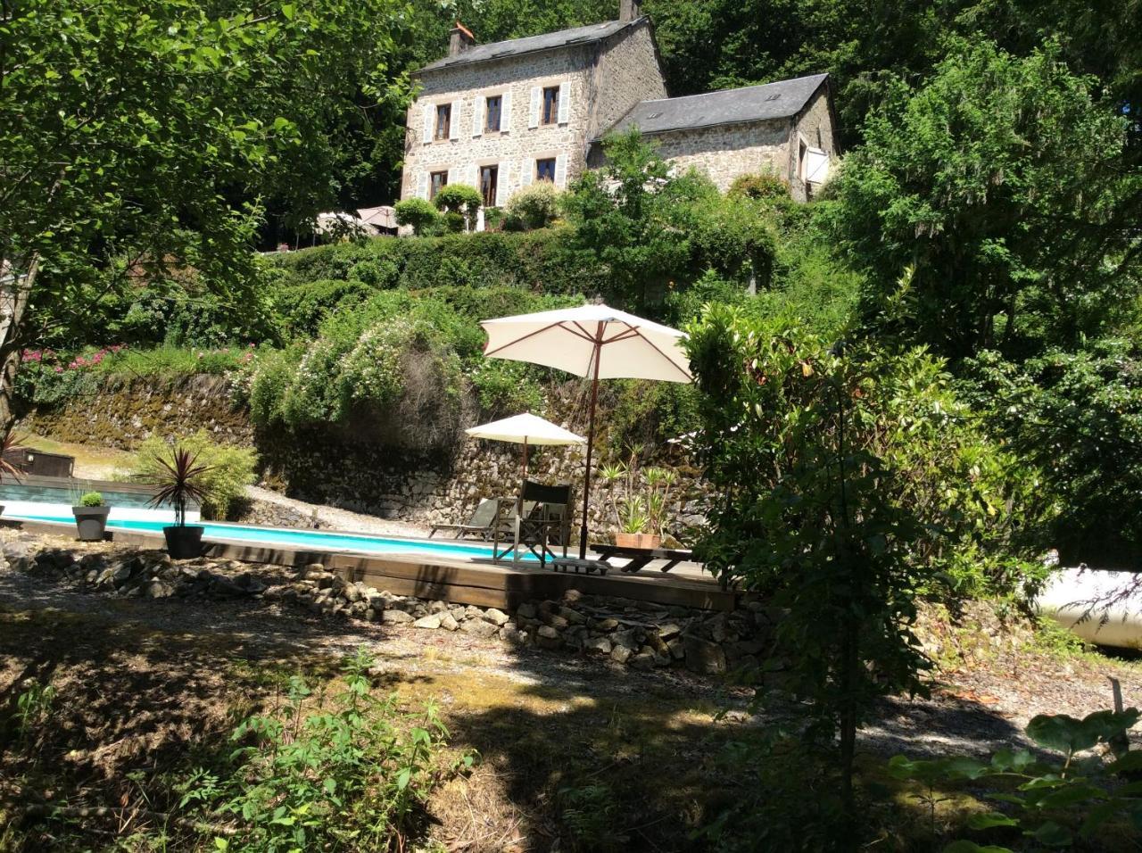 Le Moulin Des Farges Bed & Breakfast Meymac ภายนอก รูปภาพ