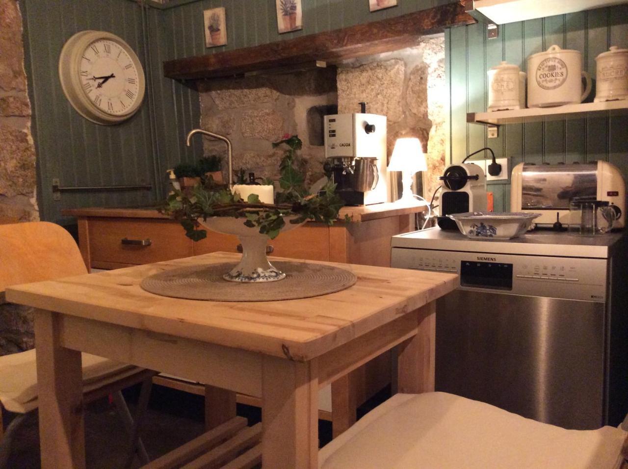 Le Moulin Des Farges Bed & Breakfast Meymac ภายนอก รูปภาพ